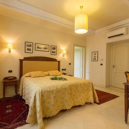 Relais Jacopone Oda ve Kahvaltı 3*